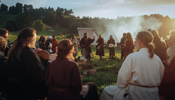 Lughnasadh – Ein uraltes Erntefest zwischen Mythos, Ritual und Reenactment Lughnasadh – Ein uraltes Erntefest zwischen Mythos, Ritual und Reenactment