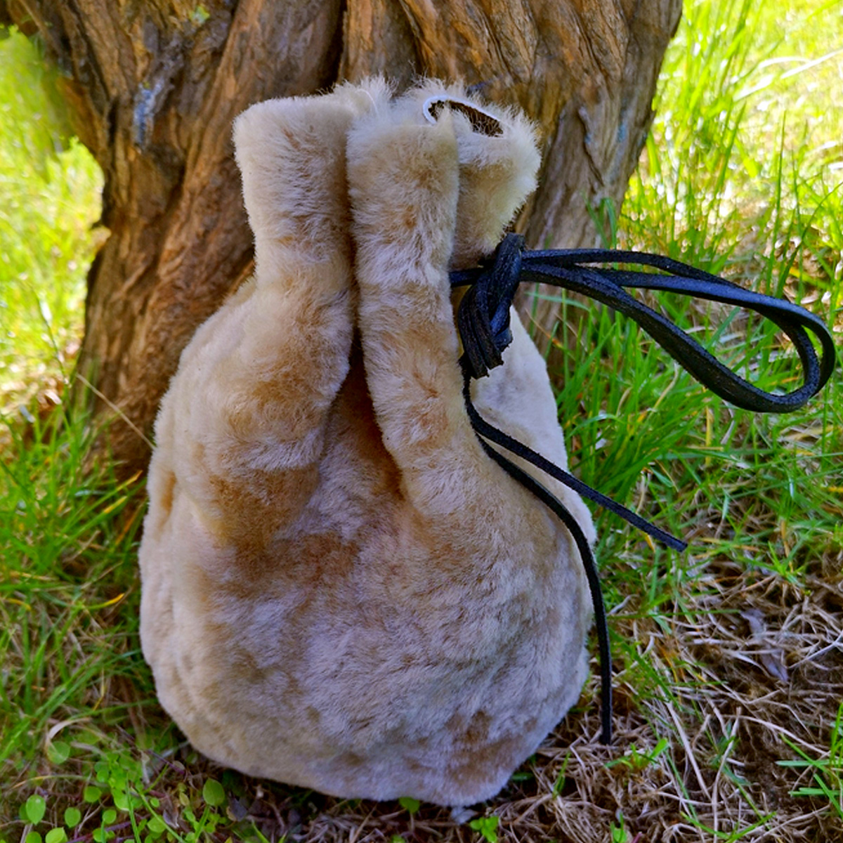 Bild von handgefertigter Wikinger-Fellbeutel Adam