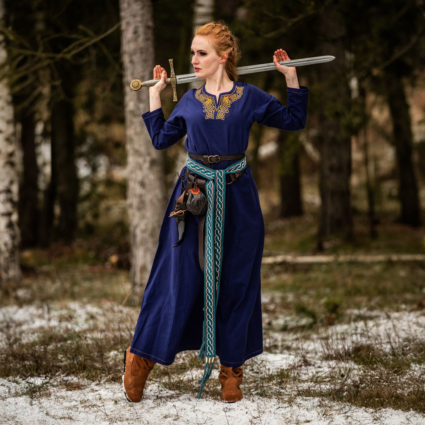 Bild von Wikingerkleid „Aslaug“ – Frühmittelalterliches Damenkleid mit Stickerei, Blau