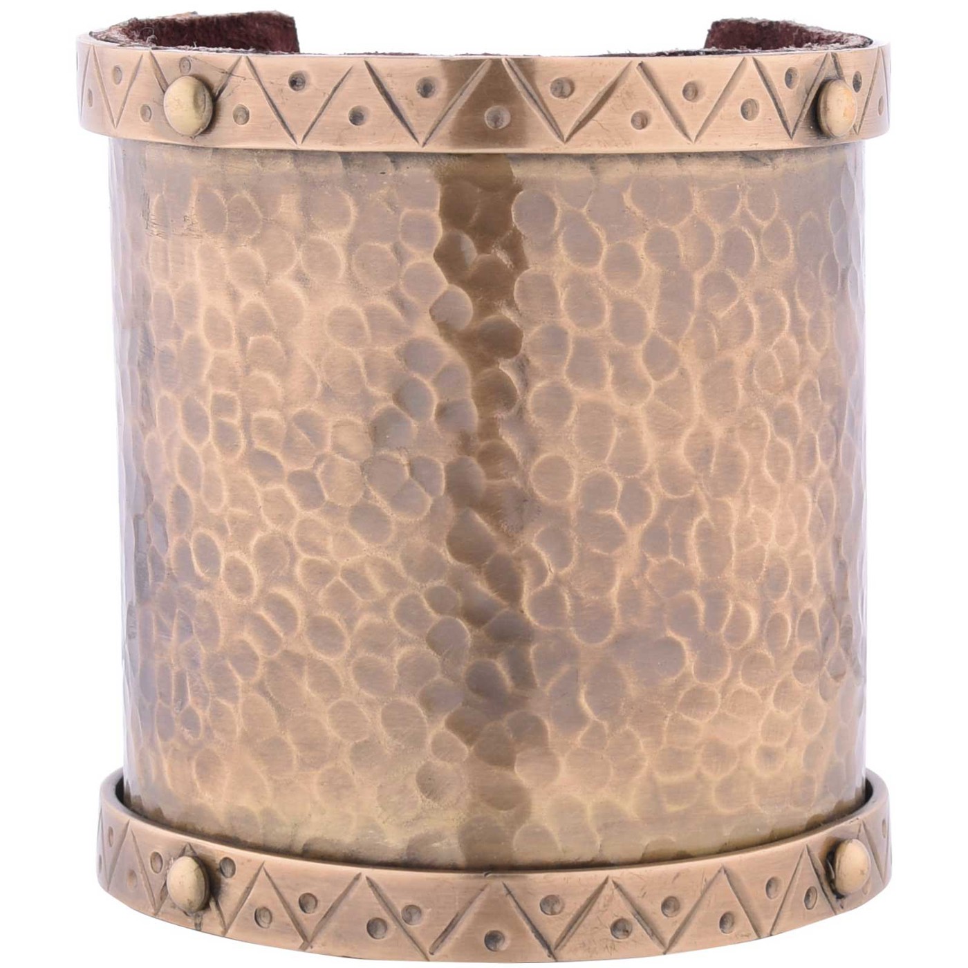 Keltisch inspirierter Armreif aus Messing mit Hammerschlagstruktur und Lederfutter