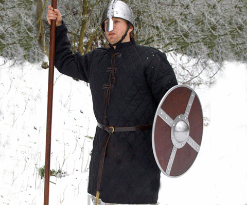 Bild von langer Gambeson mit Wollfüllung